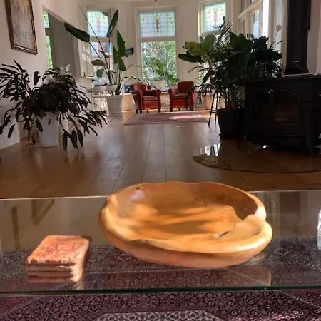 Stylish 3-bdrm Apt. W/ Terraces Next To The Haga