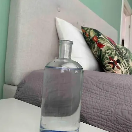 Apartament Stylish 3-bdrm Apt. W/ Terraces Next To The *