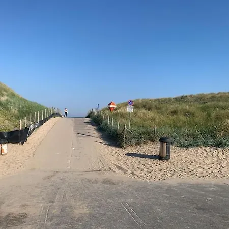 Stylish 3-bdrm Apt. W/ Terraces Next To The Apartament